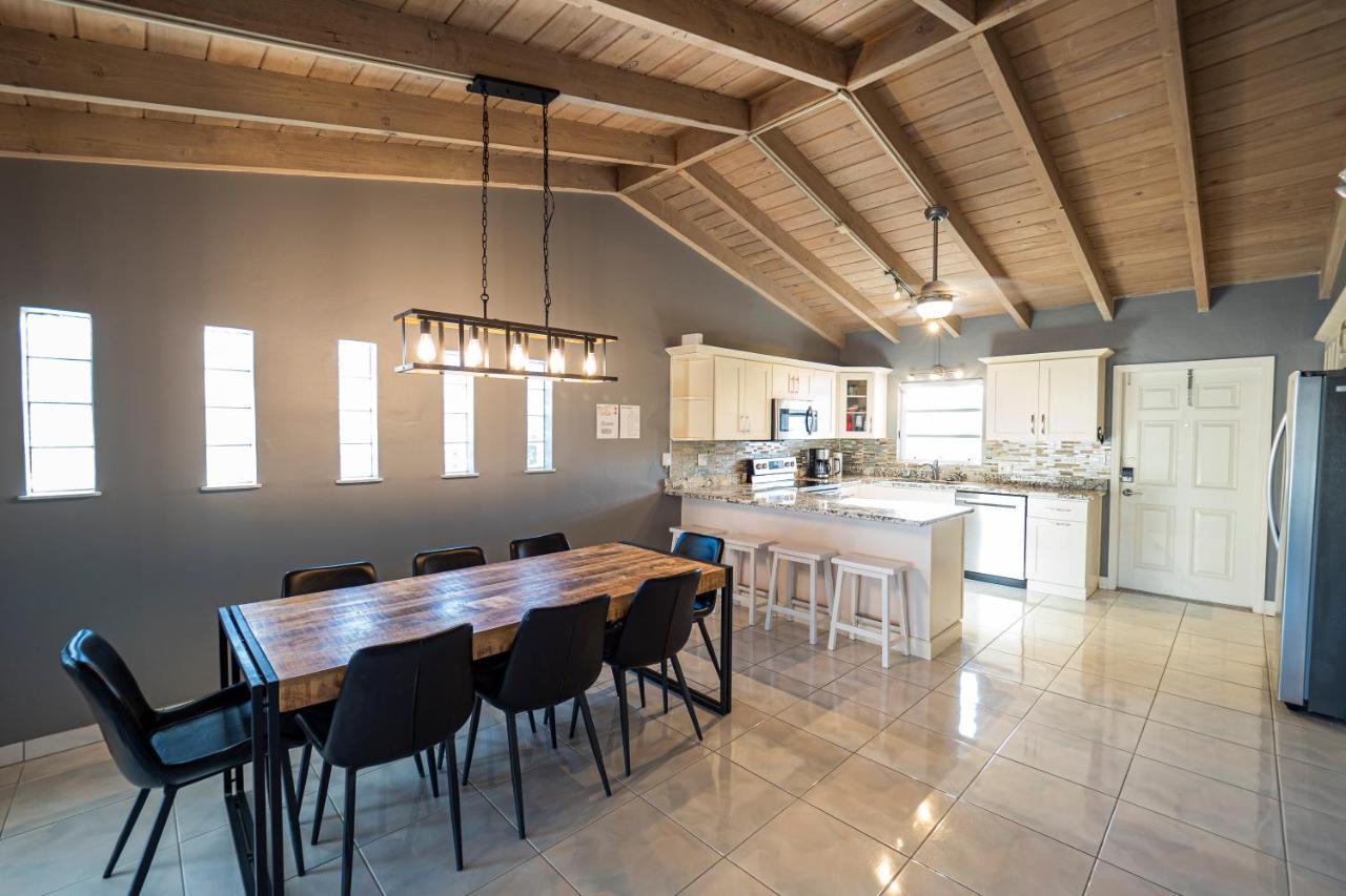 Newly Renovated 3Br2Ba Duplex With Private Dock Villa Key Colony Beach Екстериор снимка
