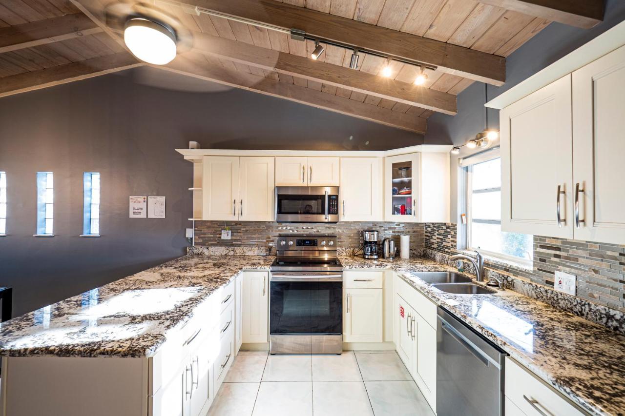 Newly Renovated 3Br2Ba Duplex With Private Dock Villa Key Colony Beach Екстериор снимка