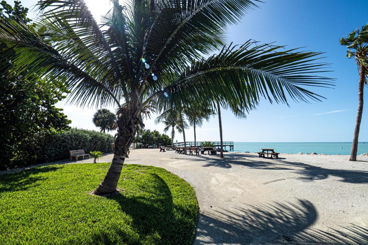 Newly Renovated 3Br2Ba Duplex With Private Dock Villa Key Colony Beach Екстериор снимка