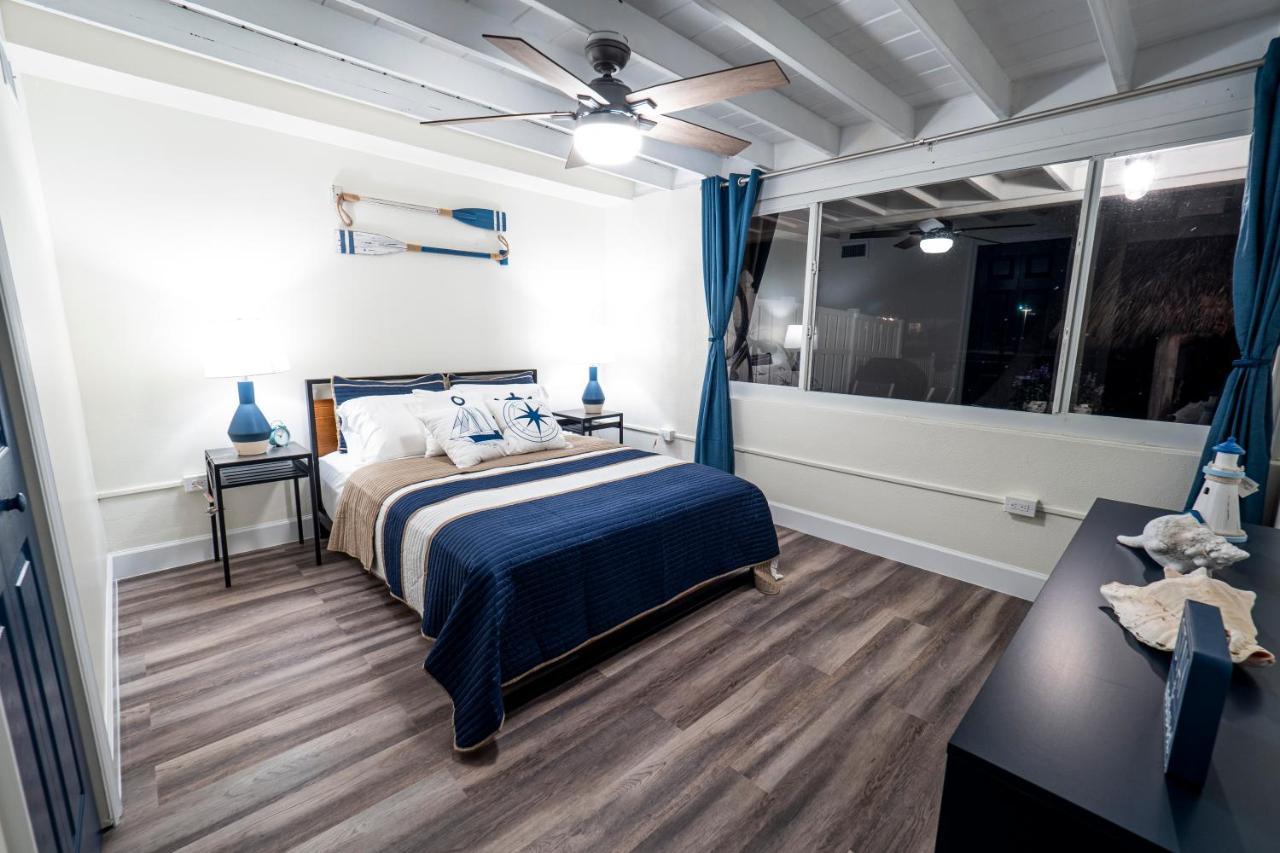 Newly Renovated 3Br2Ba Duplex With Private Dock Villa Key Colony Beach Екстериор снимка